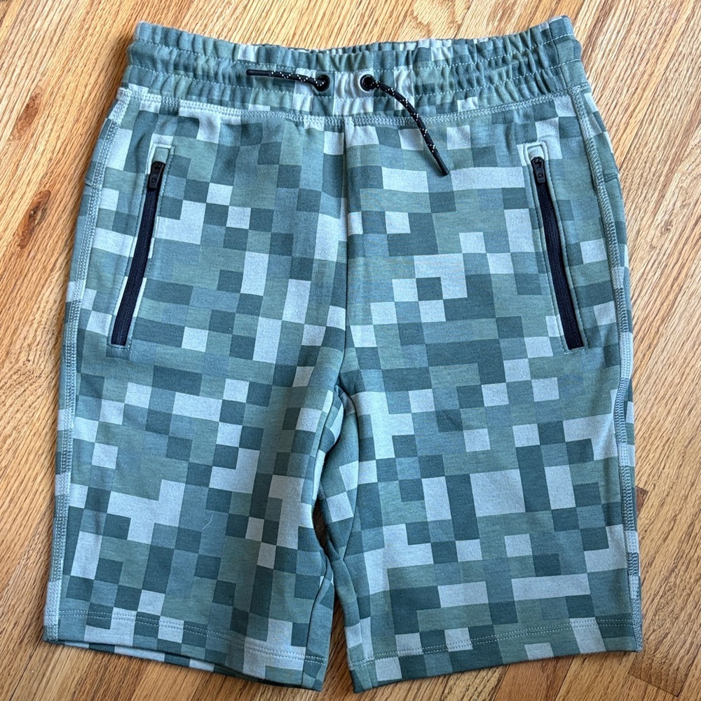 GAP sie 12 Green Pixel Pattern Camp Athletic Shorts